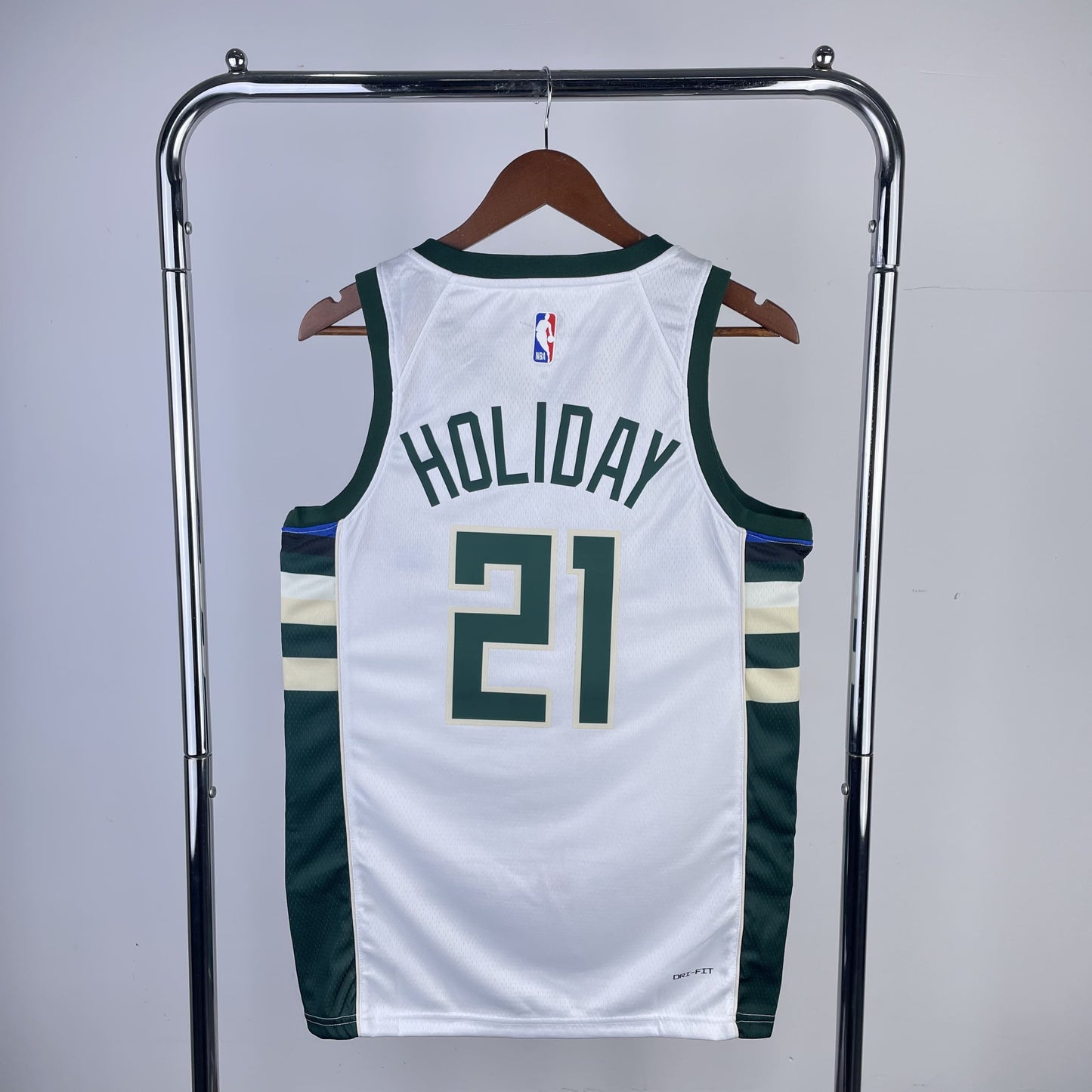 Regata Milwaukee Bucks NBA 2023 Association Edition Swingman Masculina (Sob encomenda)