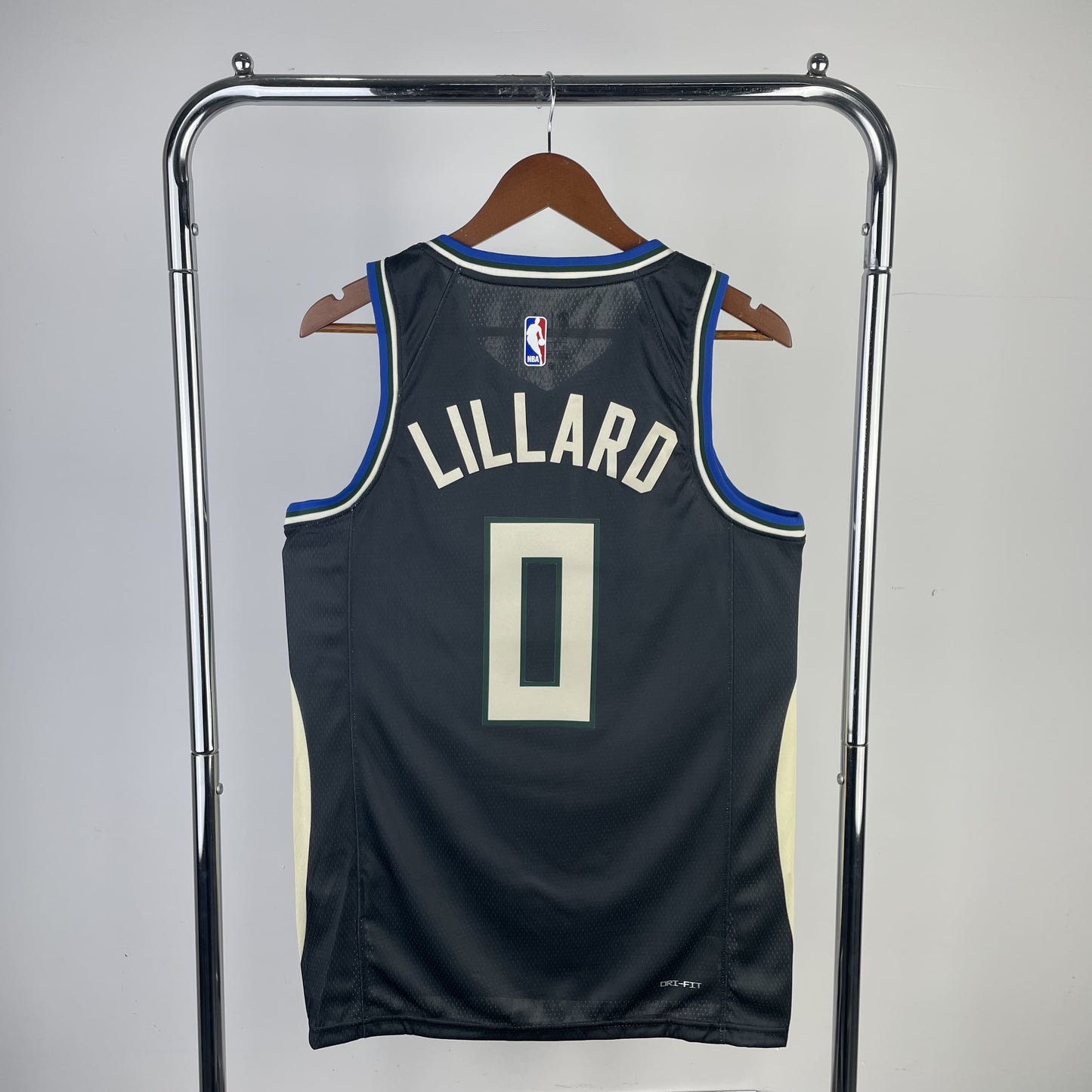 Regata Milwaukee Bucks NBA 2023 Statement Edition Swingman Masculina (Sob encomenda)