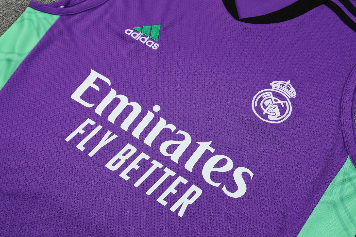 Conjunto de Treino Real Madrid 23/24 (Sob encomenda)