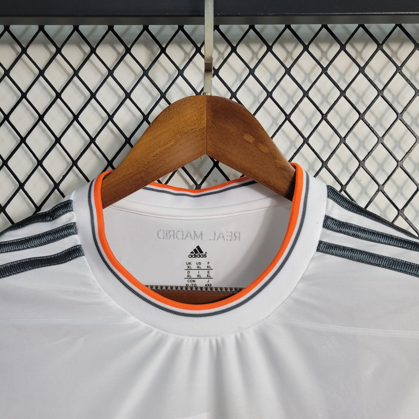 Camisa Real Madrid I 13/14 Retrô Manga Longa (Sob encomenda)