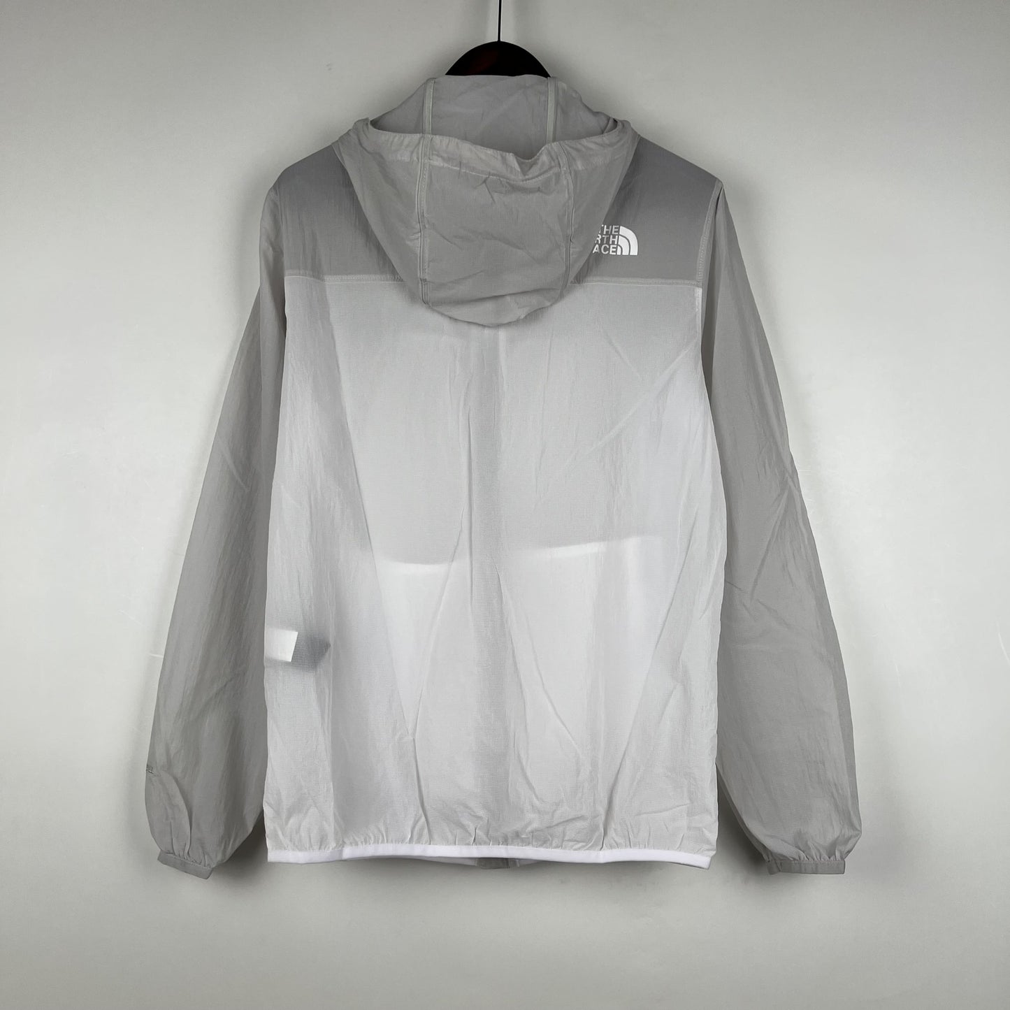 Corta Vento The North Face Gray and White (Sob encomenda)