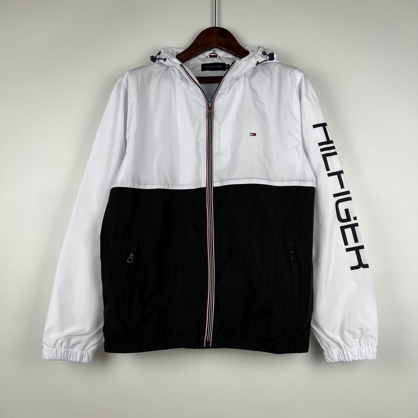 Corta Vento Tommy Hilfiger White and Black (Sob encomenda)