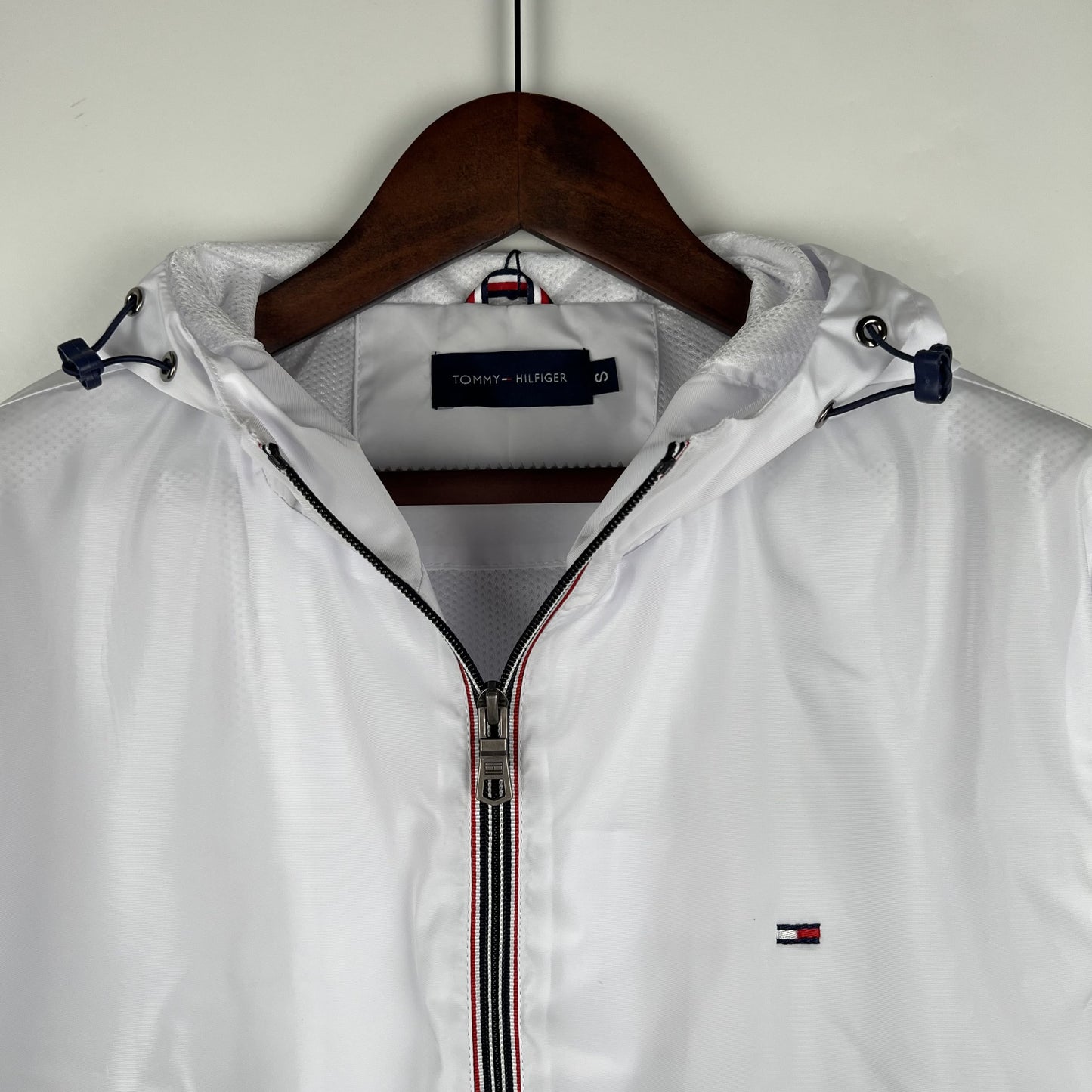 Corta Vento Tommy Hilfiger White and Black (Sob encomenda)