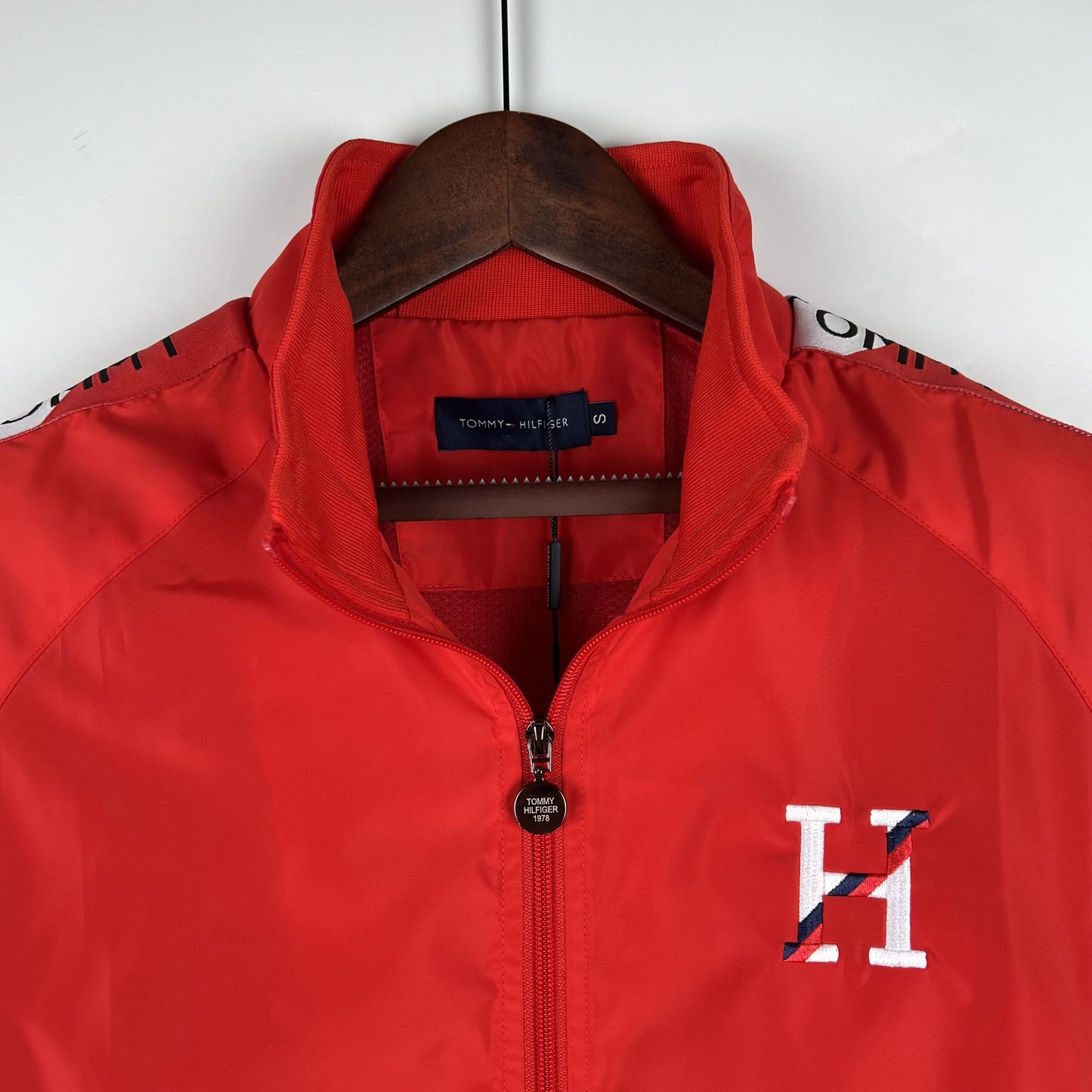 Corta Vento Tommy Hilfiger Red (Sob encomenda)